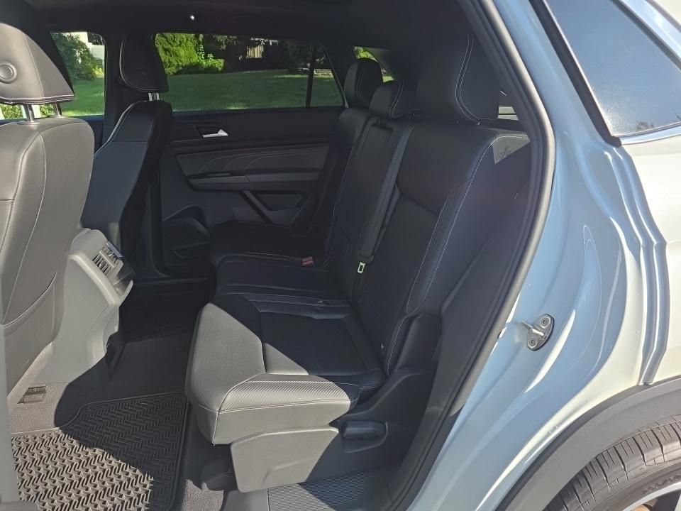 Used 2023 Volkswagen Atlas Cross Sport SEL AWD/4WD image 7