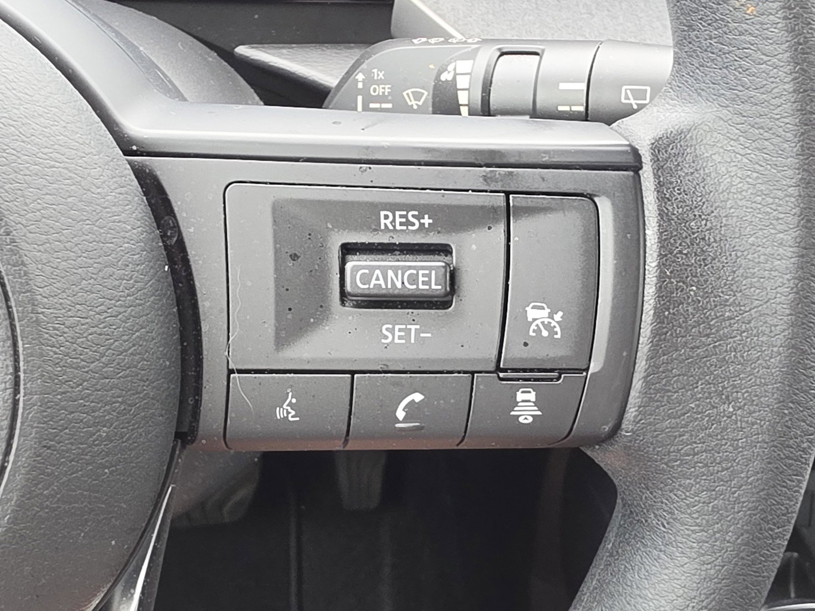 Used 2025 Nissan Kicks SV image 17