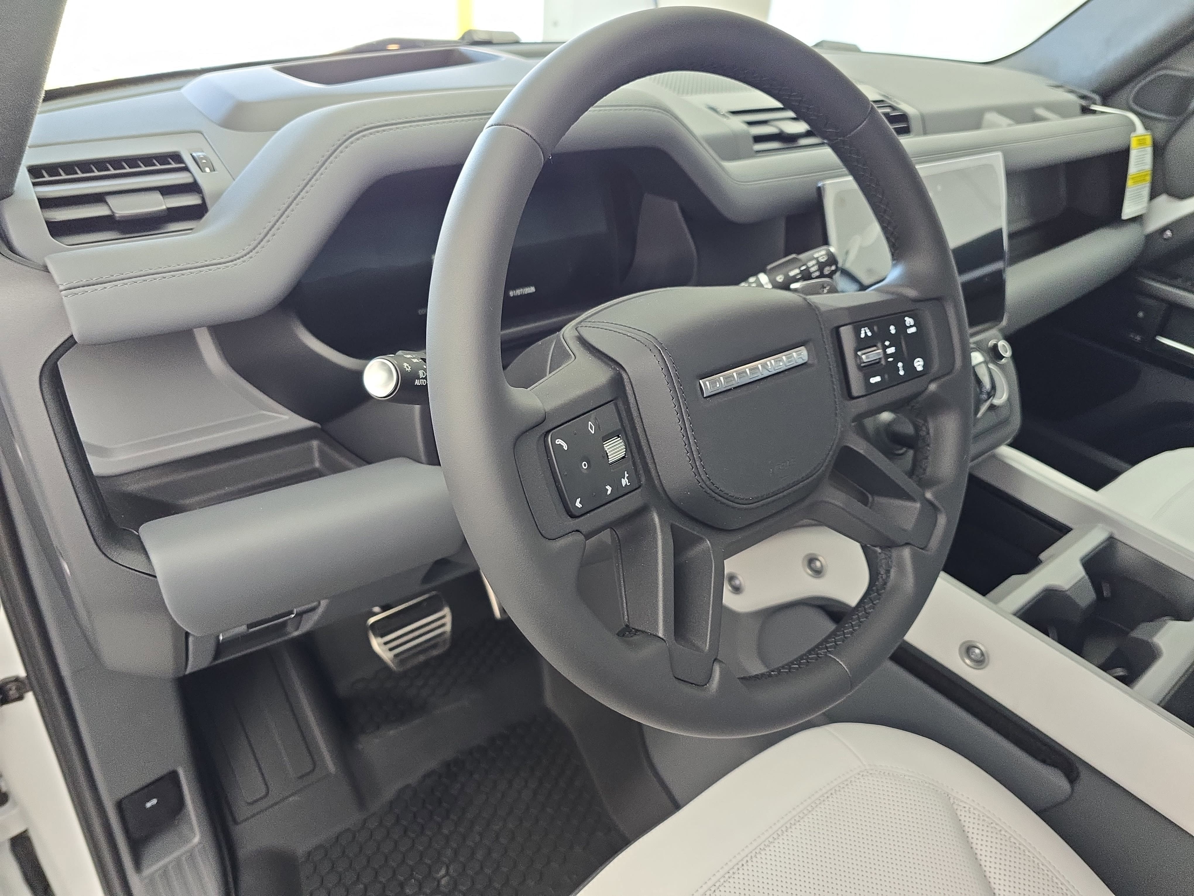 New 2026 Land Rover Defender 110 V8 AWD/4WD image 15