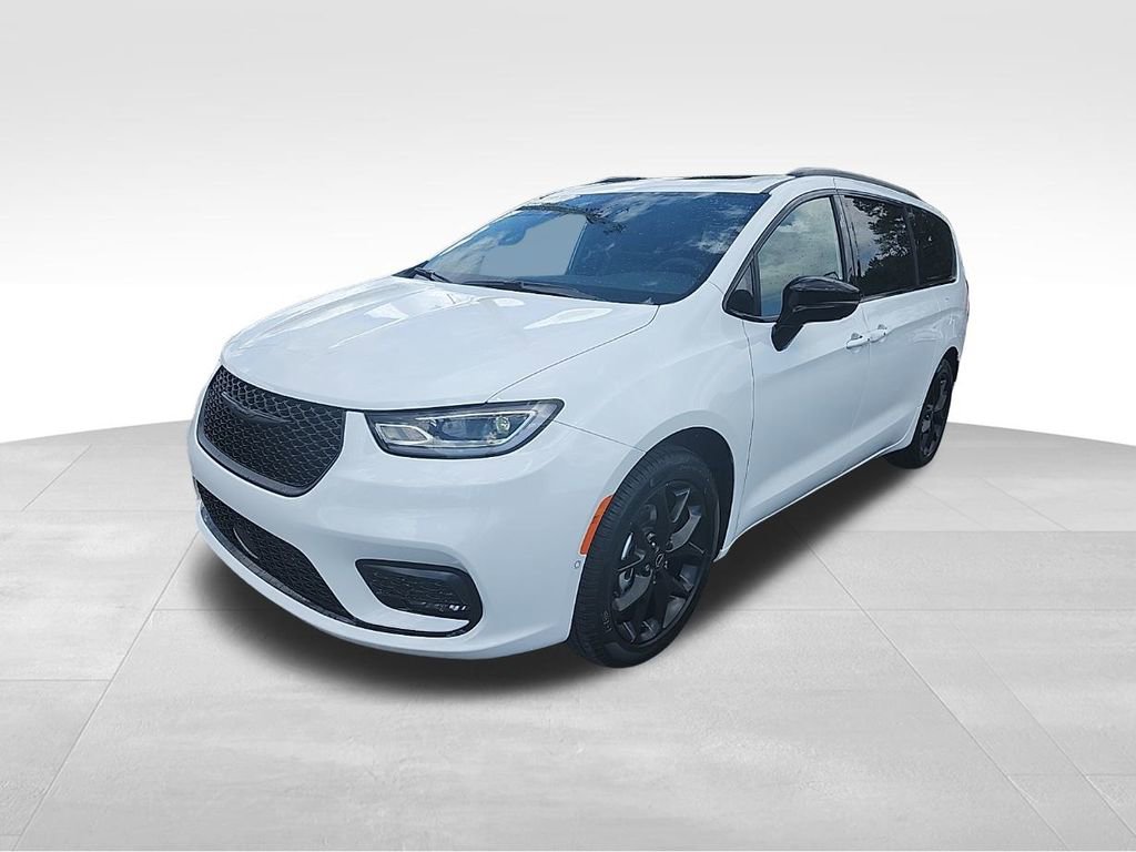 New 2026 Chrysler Pacifica Limited image 4