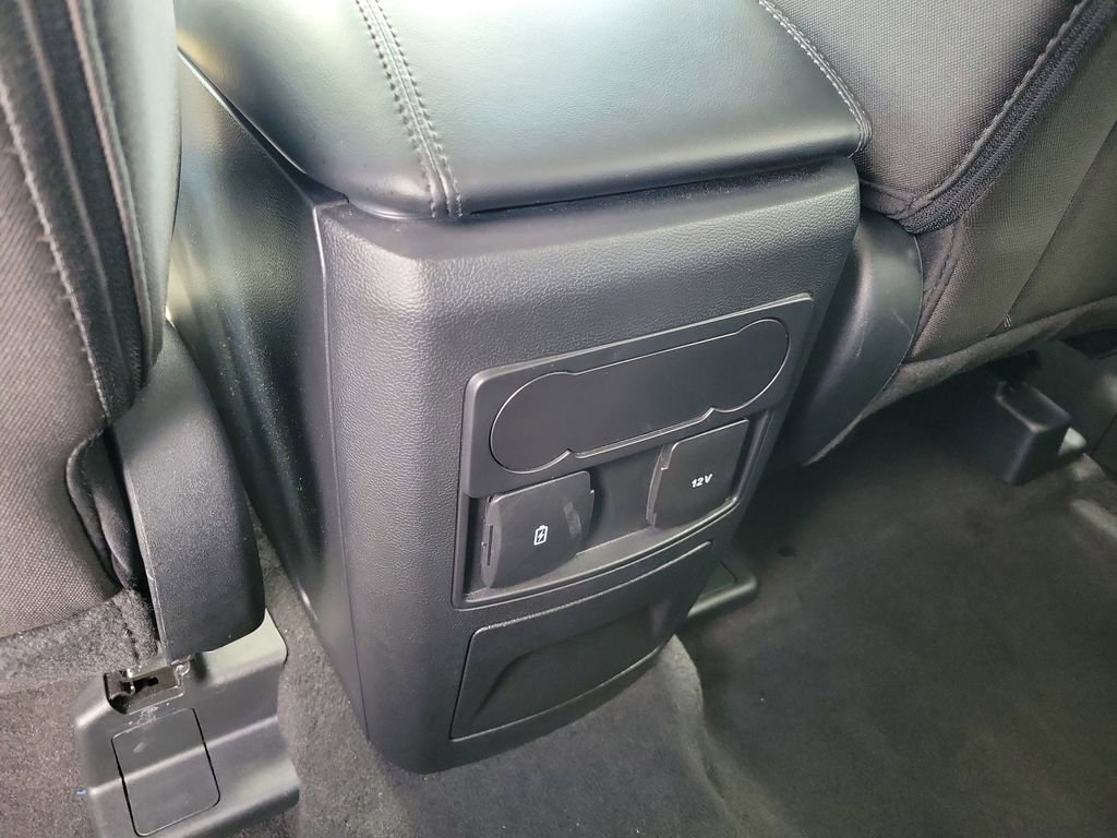 Used 2023 Ford Explorer XLT RWD image 15