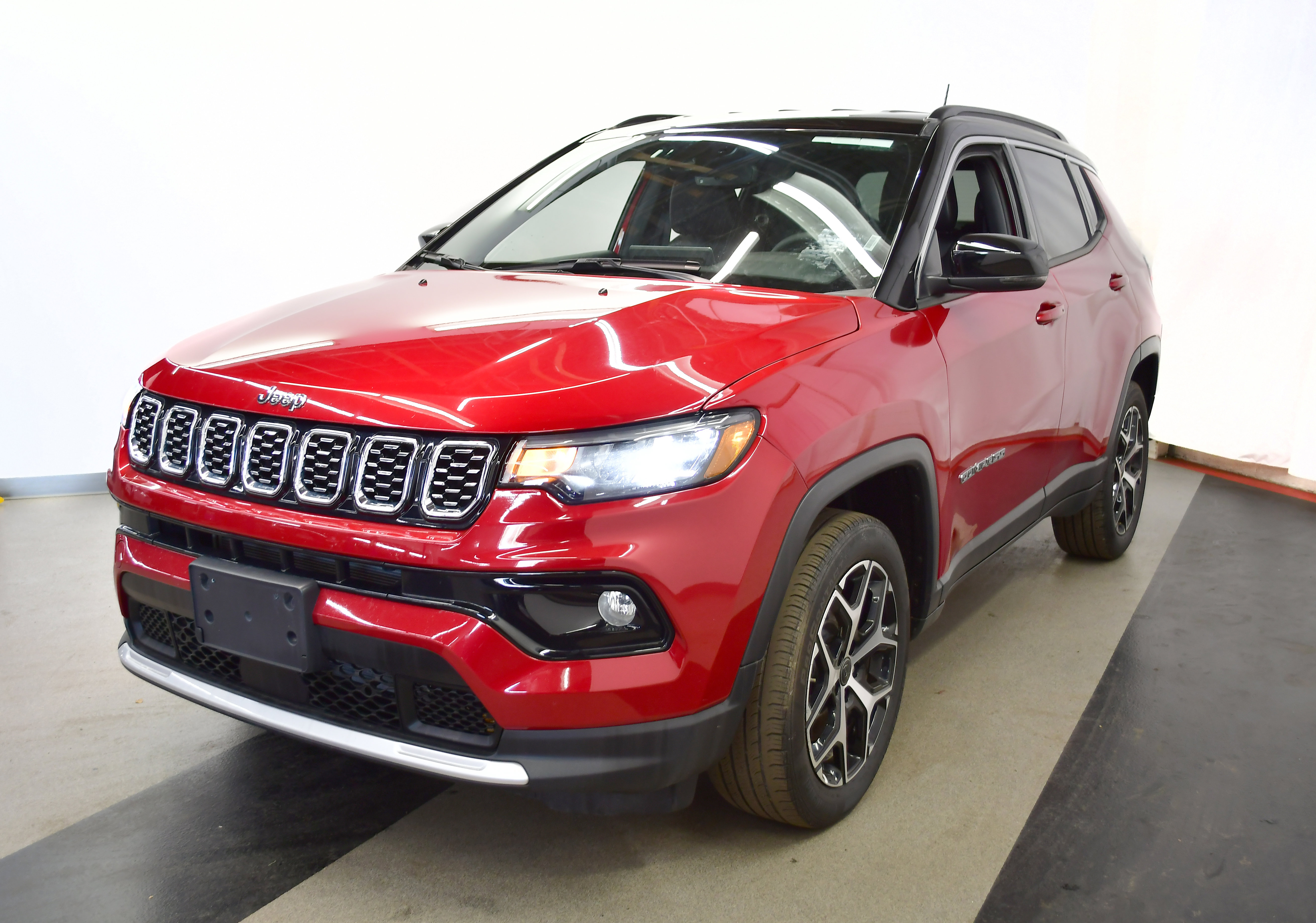 Used 2025 Jeep Compass Limited image 4