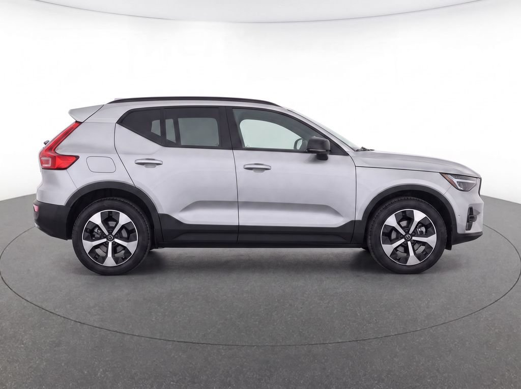 New 2026 Volvo XC40 B5 Plus w/ Climate Package AWD/4WD image 8