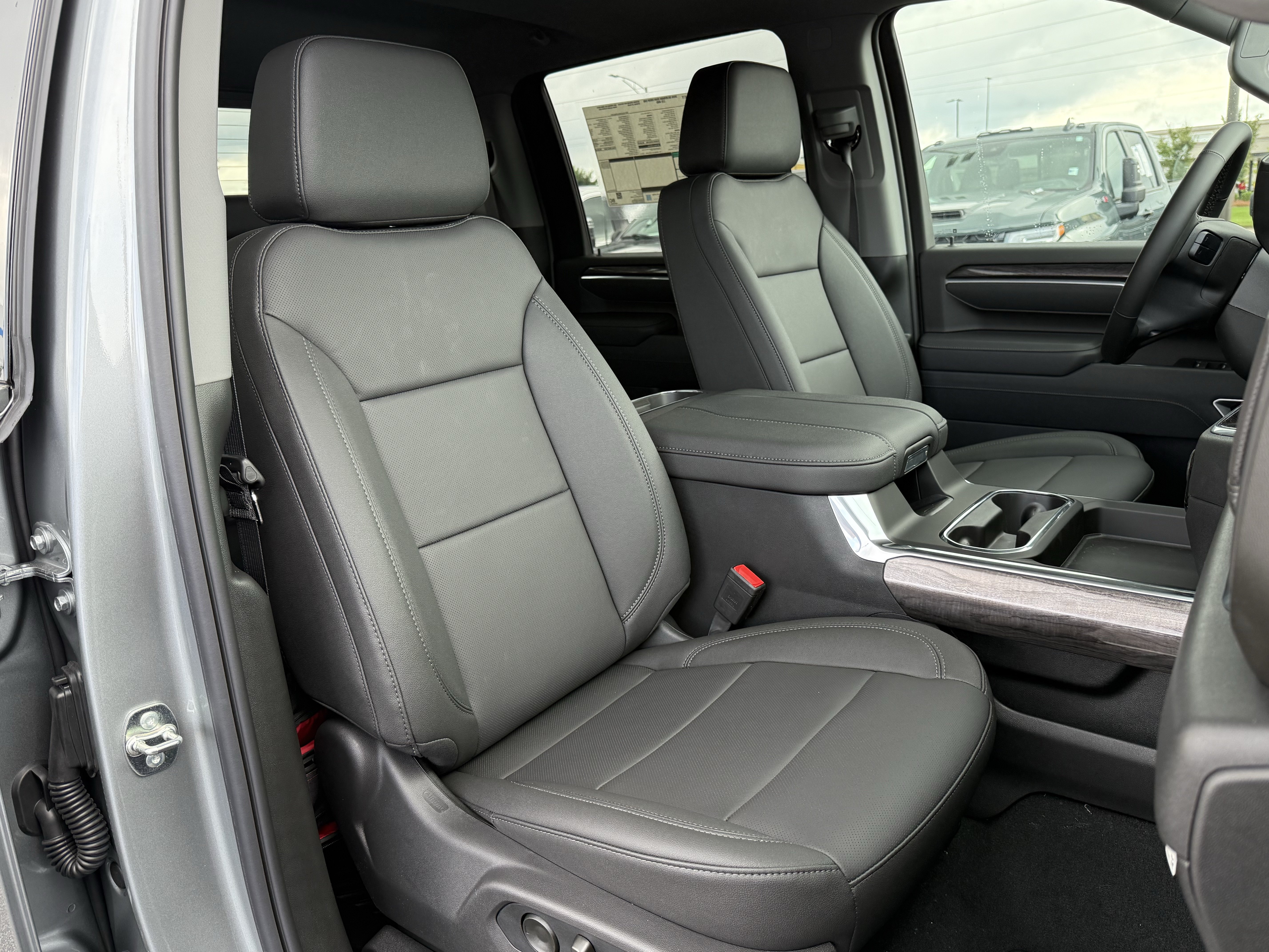 New 2026 Chevrolet Silverado 2500 LTZ w/ LTZ Premium Package AWD/4WD image 34