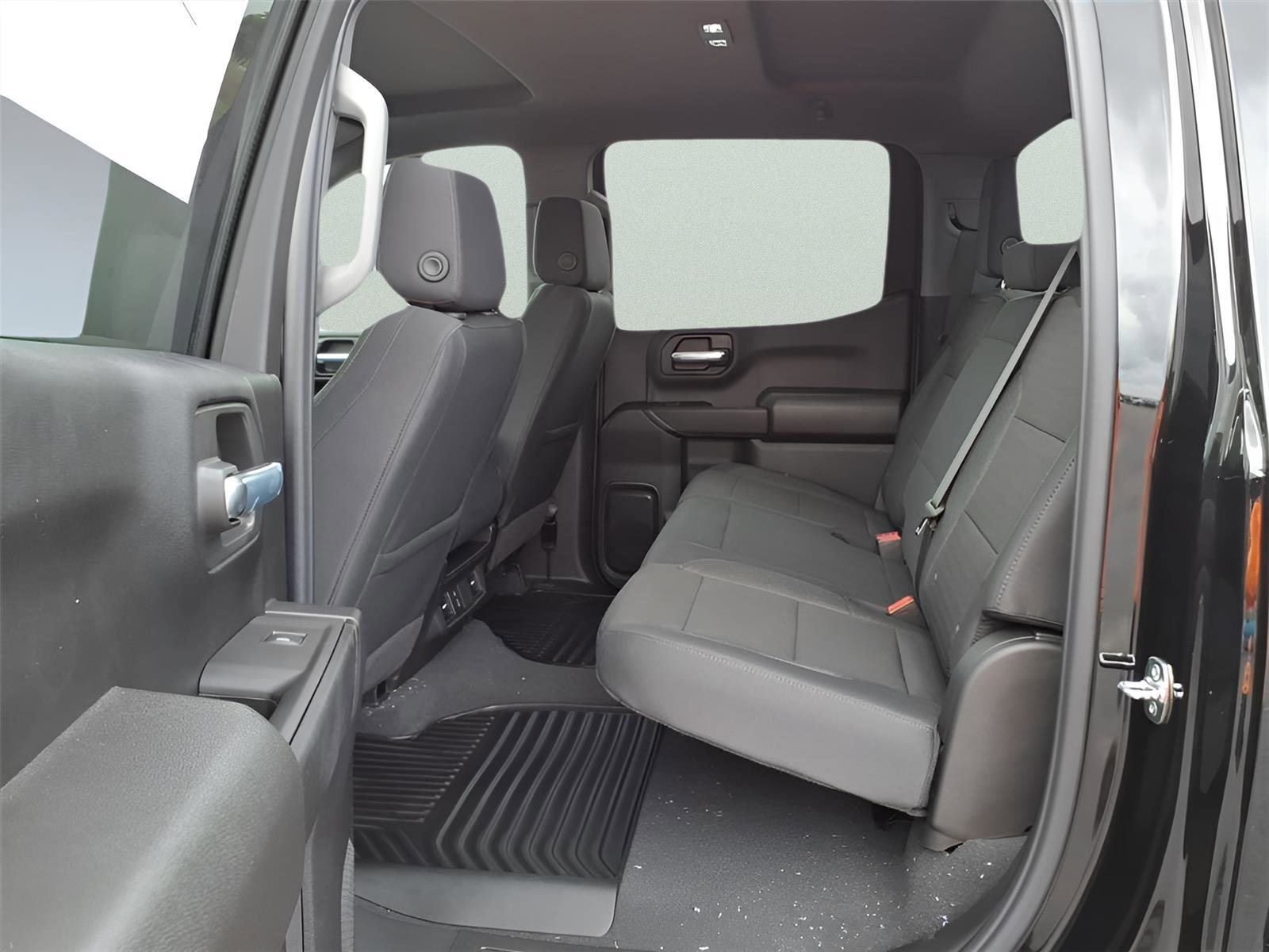 New 2026 Chevrolet Silverado 1500 Custom w/ LPO, Dark Essentials Package AWD/4WD image 10