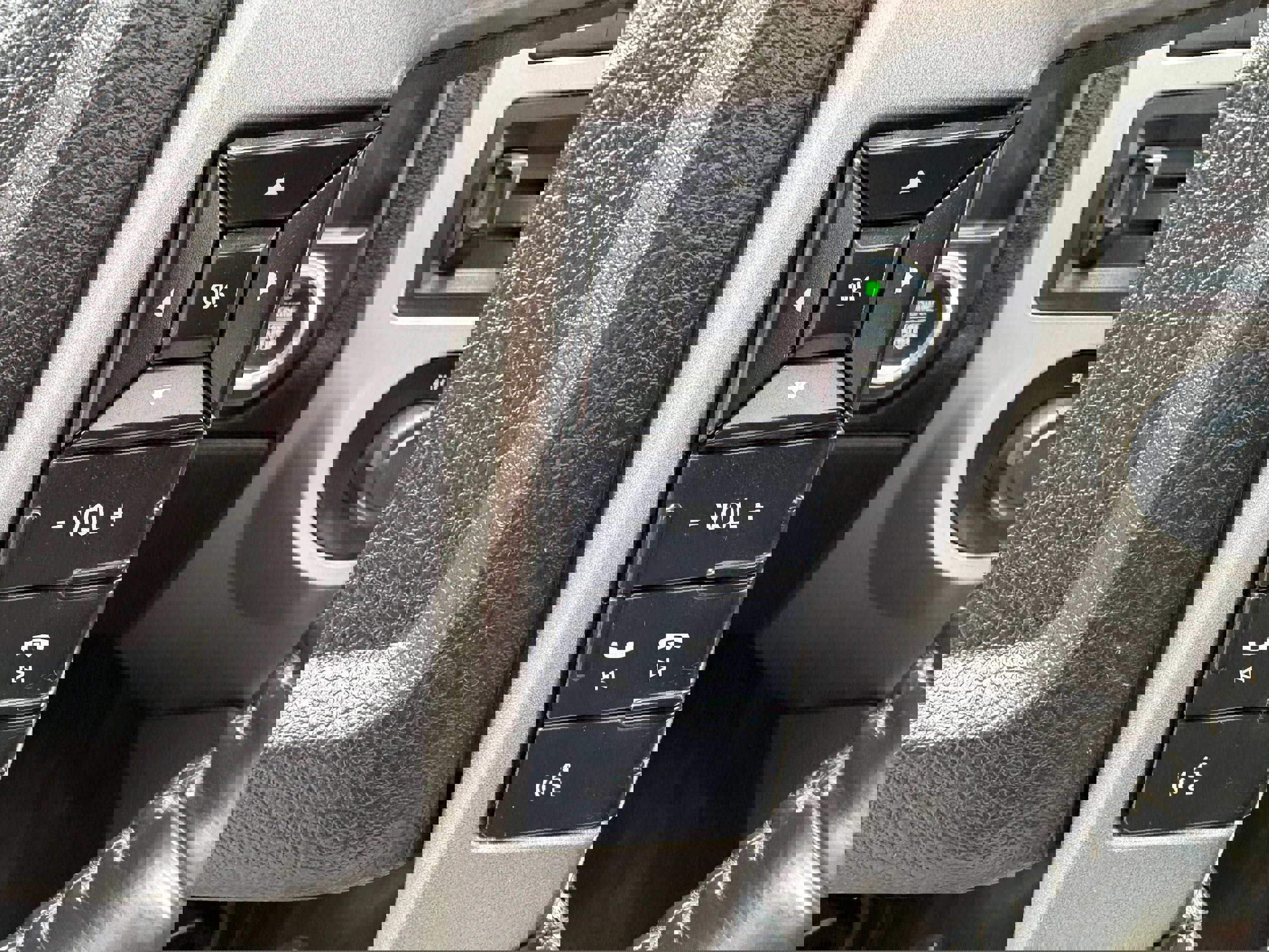 Used 2016 Ford Expedition Limited image 40