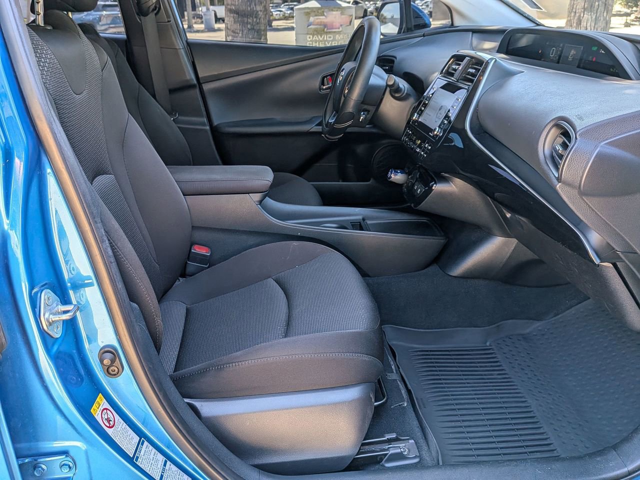 Used 2022 Toyota Prius LE image 25