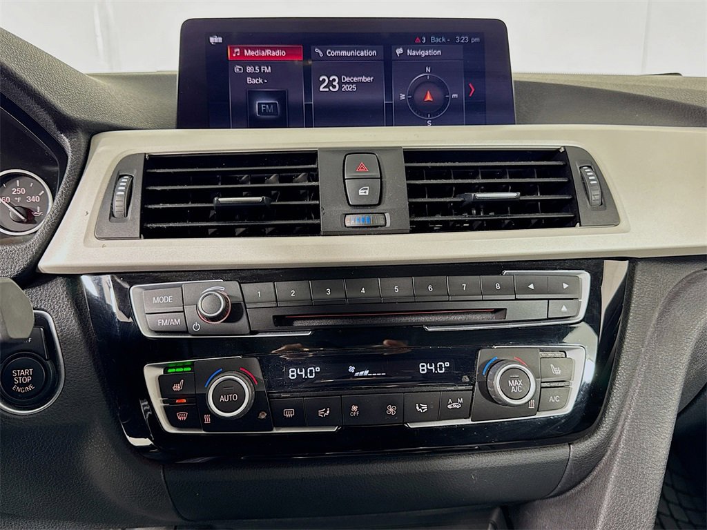 Used 2018 BMW 320i xDrive Sedan image 18
