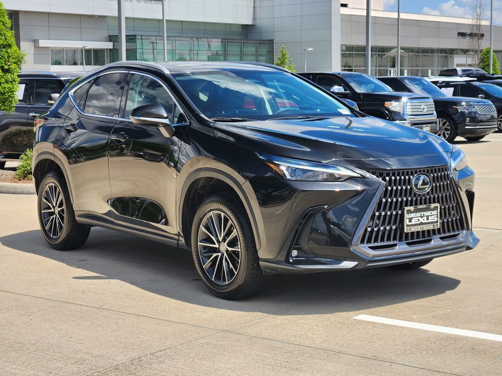 Used 2024 Lexus NX 250 FWD w/ Towing Package (2000 Lbs) image 3