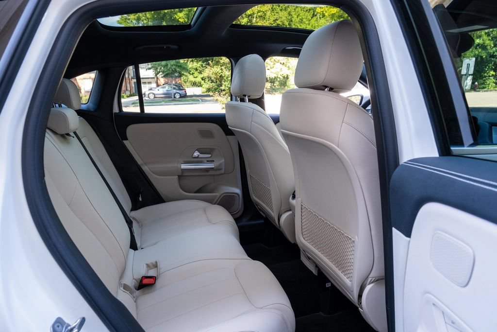 Used 2026 Mercedes-Benz GLA 250 w/ Sun & Sound Package image 29