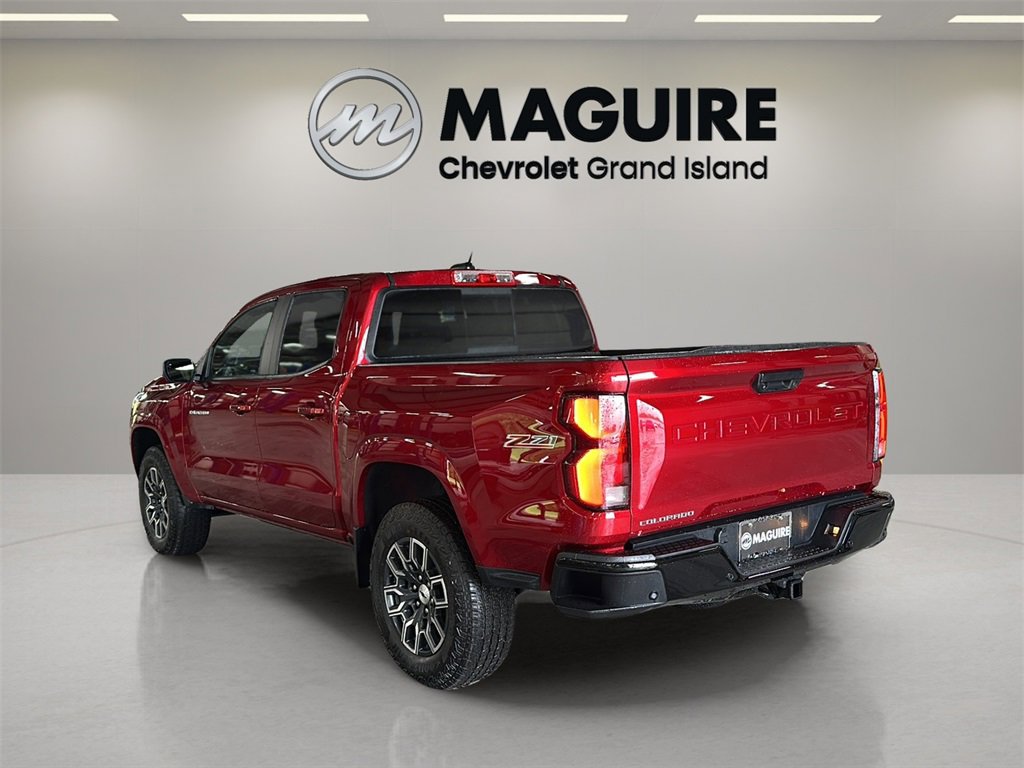 Used 2024 Chevrolet Colorado Z71 w/ Z71 Convenience Package 2 image 4