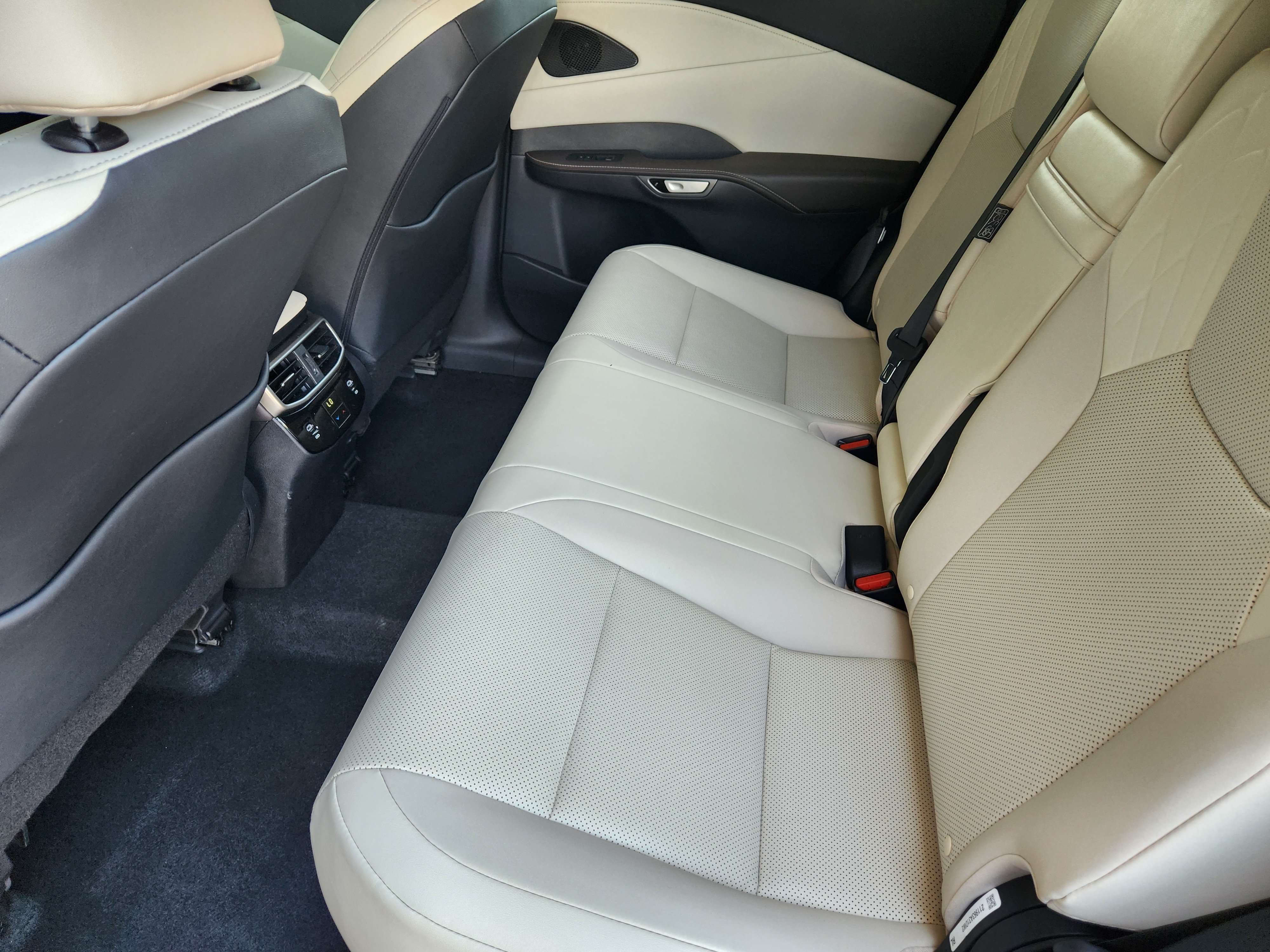 Used 2024 Lexus RX 350 FWD w/ Technology Package image 31