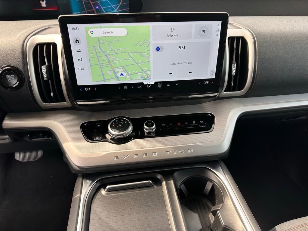 Used 2025 Ford Expedition Active image 29