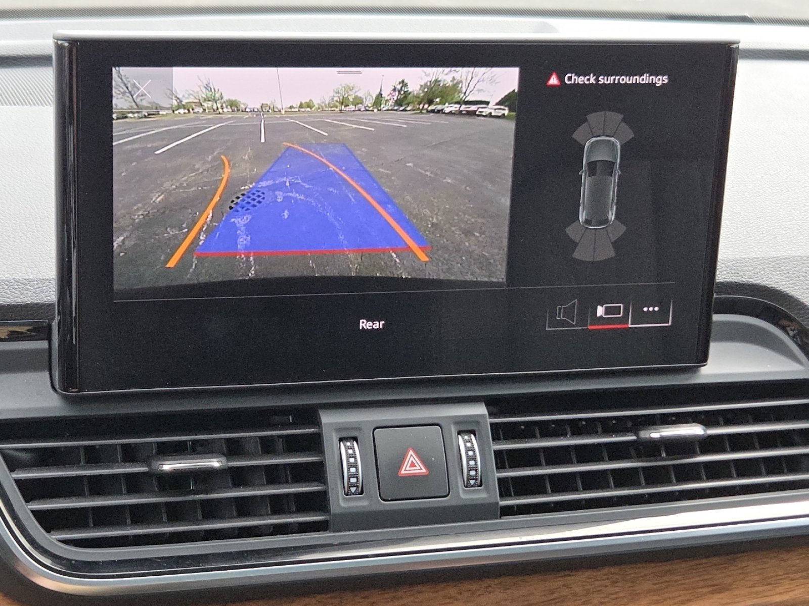 Used 2023 Audi Q5 2.0T Premium w/ Convenience Package image 12