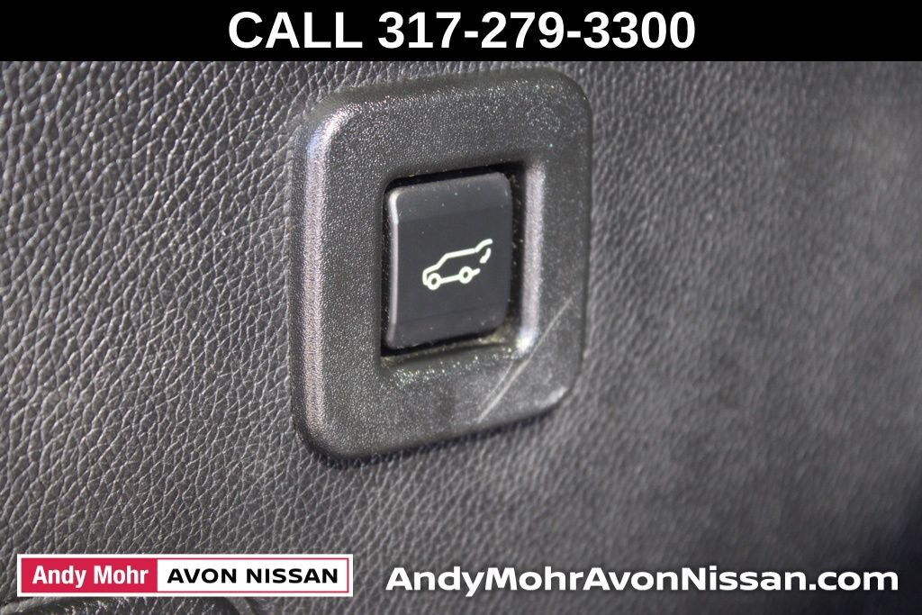 Used 2017 Ford Expedition EL Limited w/ Equipment Group 301A AWD/4WD image 12
