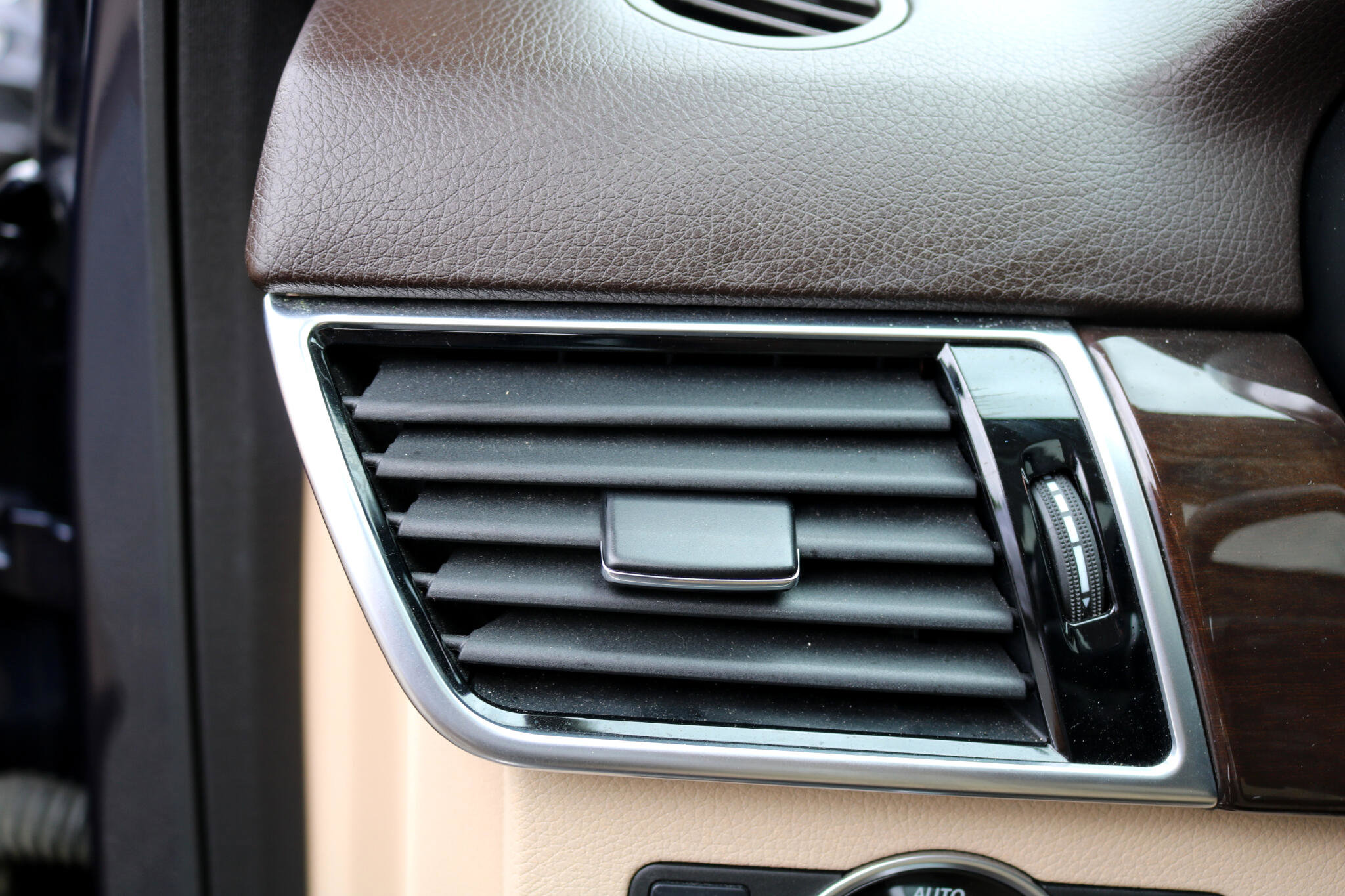 Used 2016 Mercedes-Benz GLE 350 RWD 4dr GLE 350 w/ Premium Package image 18