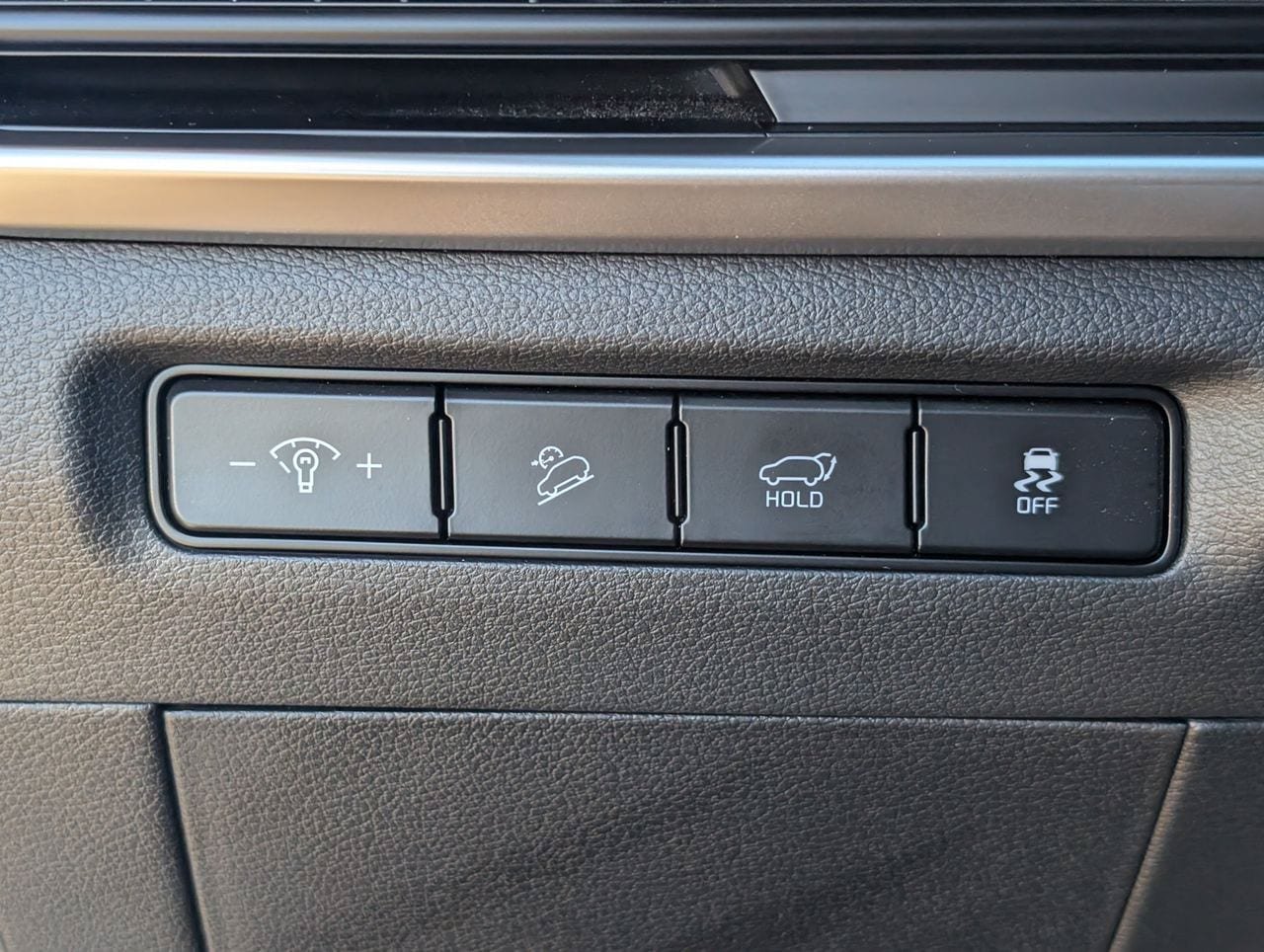 Used 2025 Kia Telluride EX w/ EX Captain's Chair Package FWD image 23