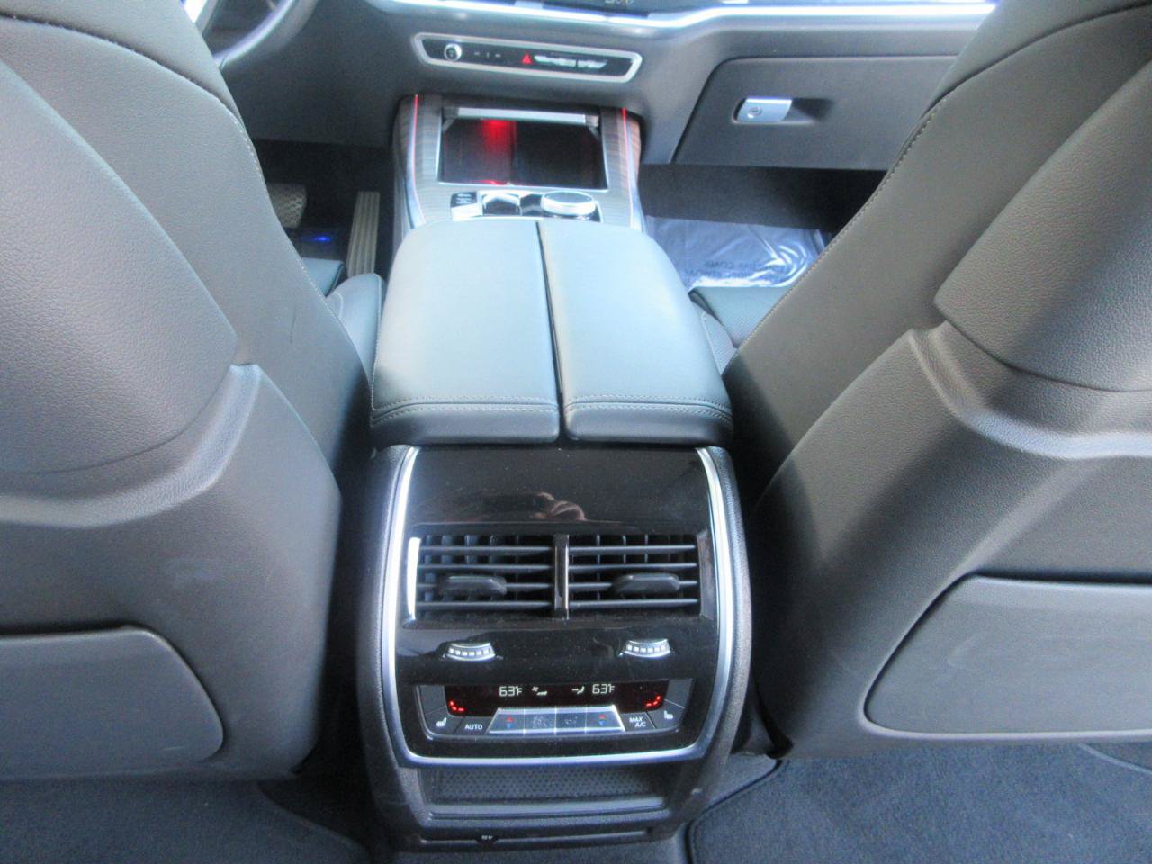 Used 2025 BMW X7 xDrive40i w/ Premium Package AWD/4WD image 48