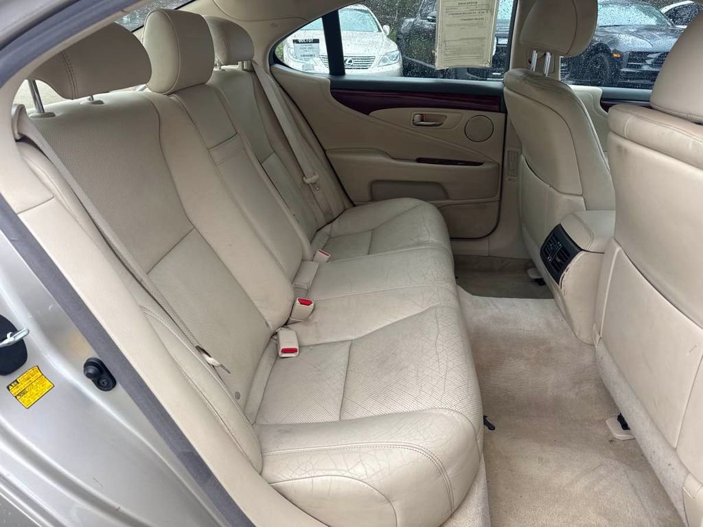 Used 2010 Lexus LS 460 RWD image 10