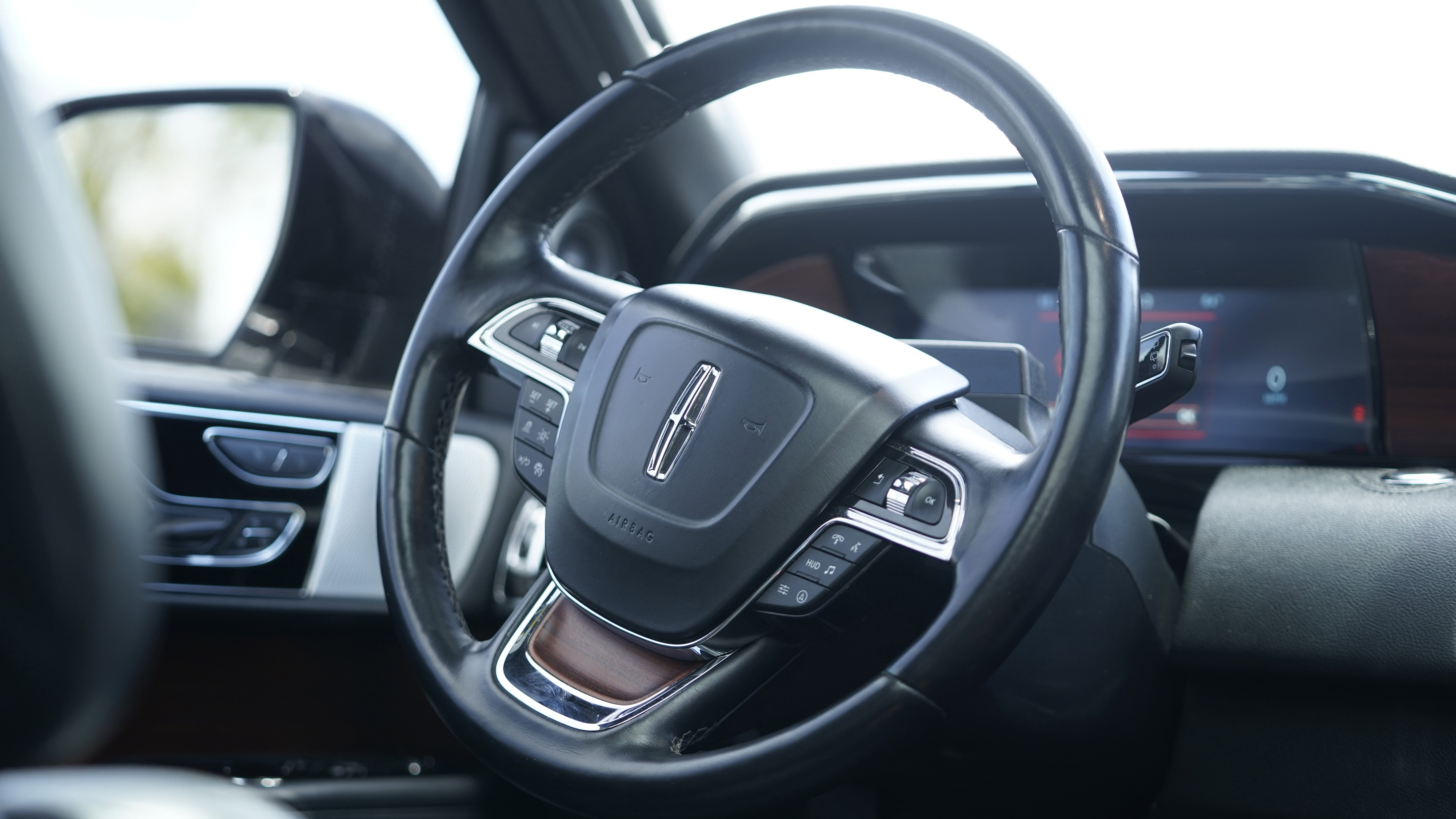 Used 2023 Lincoln Navigator L Reserve RWD image 12