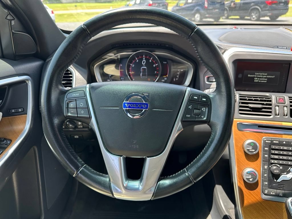 Used 2016 Volvo XC60 T5 Premier w/ Inscription Package FWD image 21