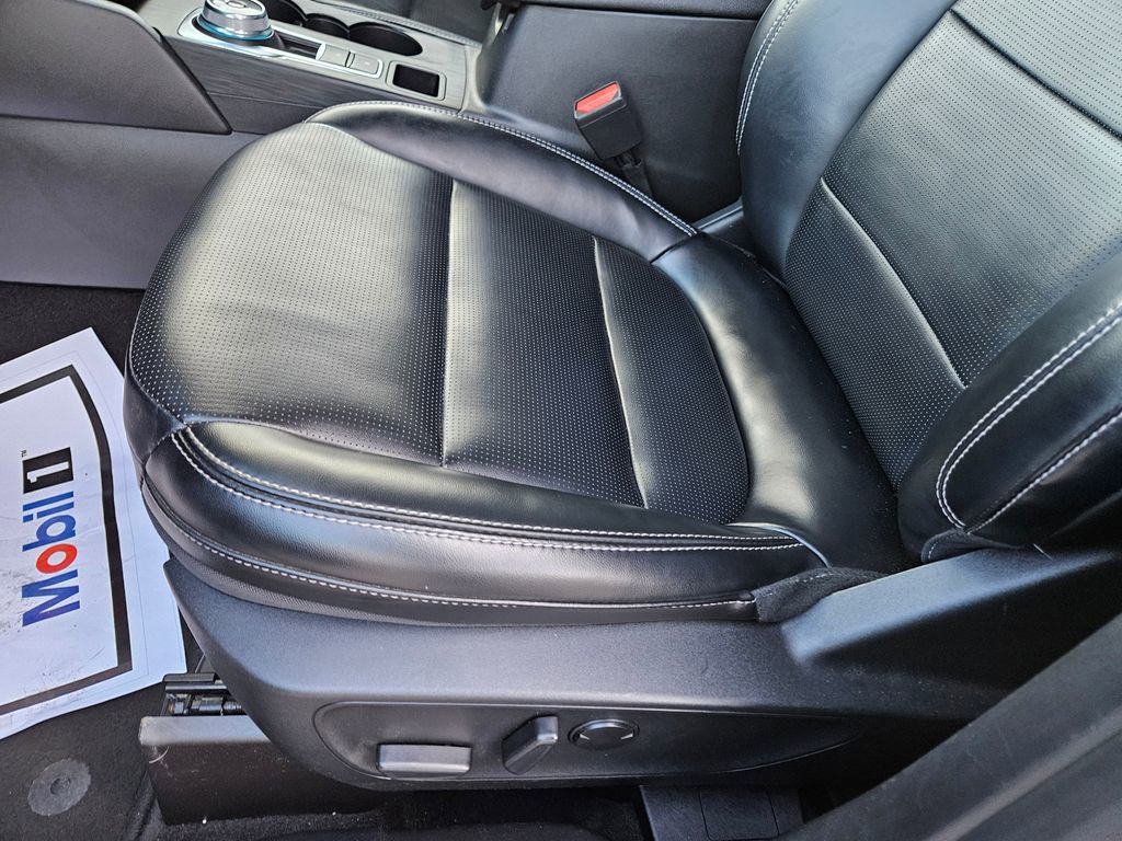 Used 2024 Ford Escape Platinum image 25