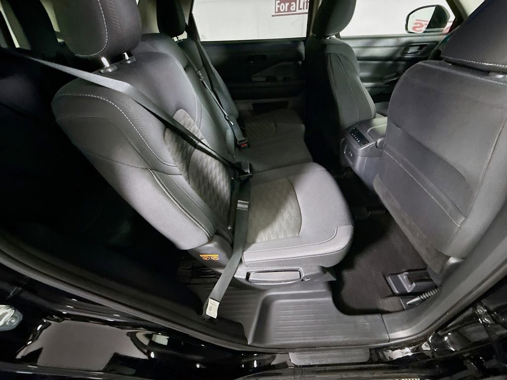 Certified 2024 Nissan Pathfinder SV w/ Black Appearance Package image 30