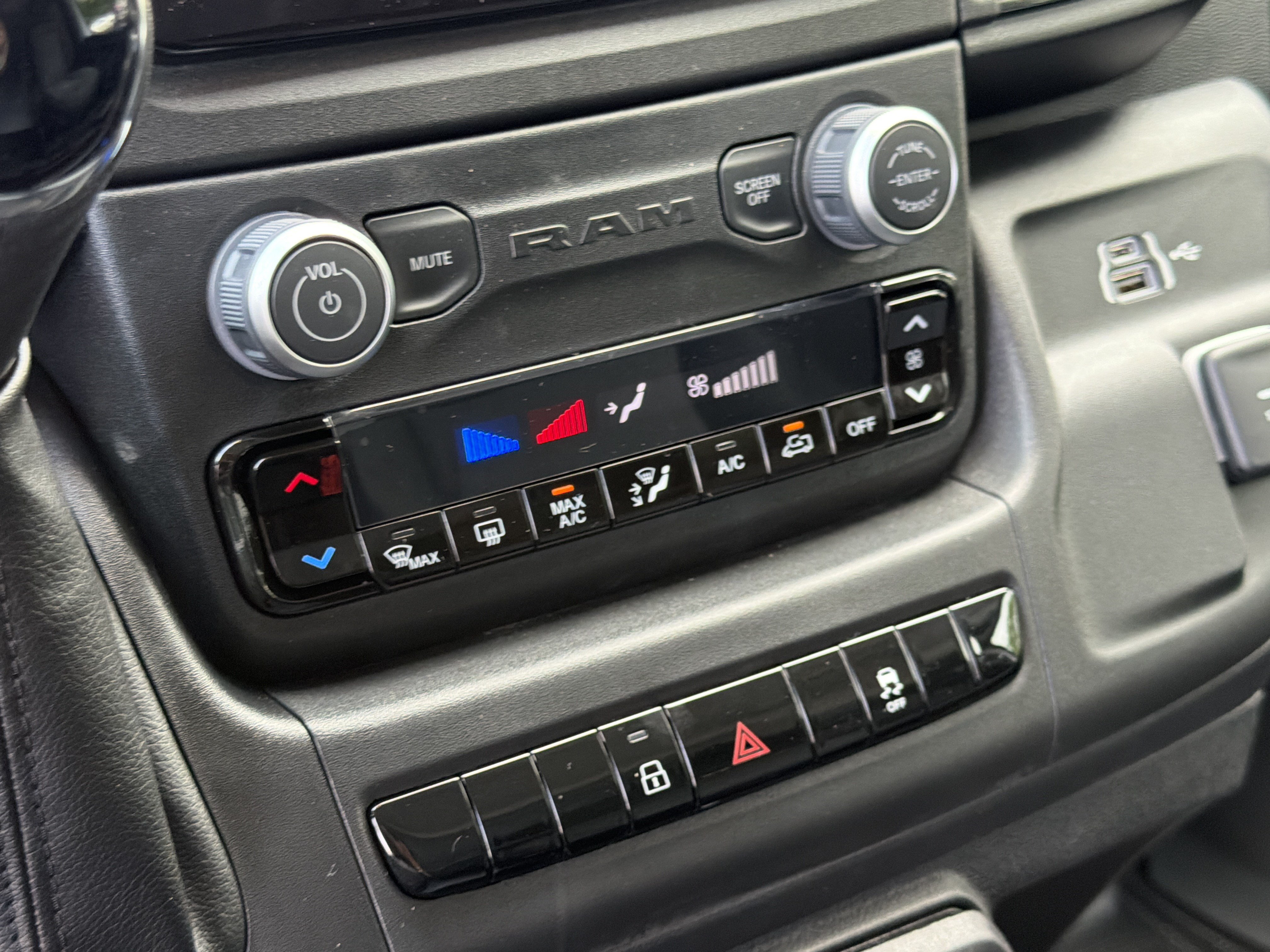 New 2026 RAM ProMaster 1500 w/ Convenience Group FWD image 32