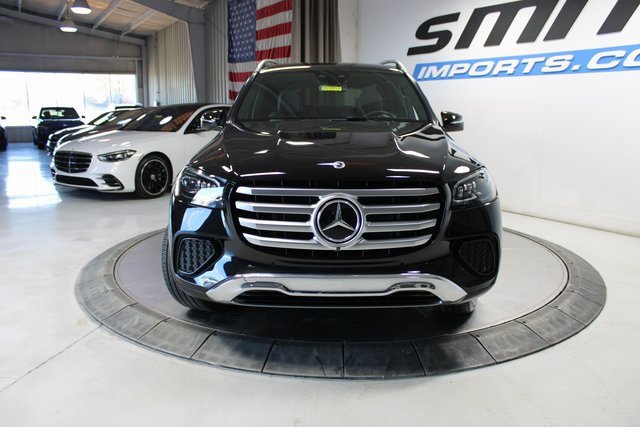 Used 2025 Mercedes-Benz GLS 450 4MATIC image 3