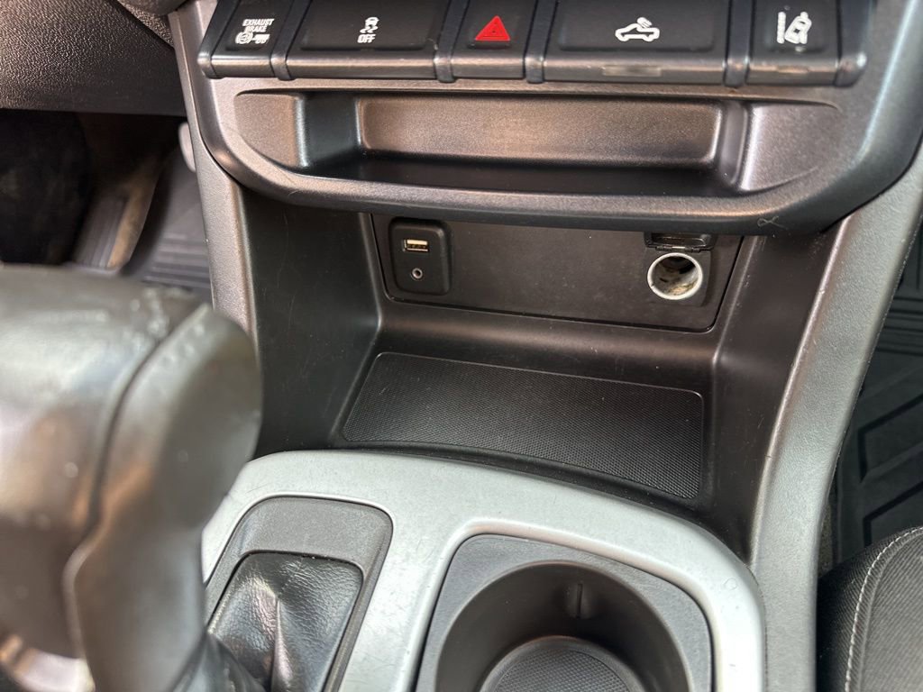 Used 2016 Chevrolet Colorado LT w/ LT Convenience Package image 6