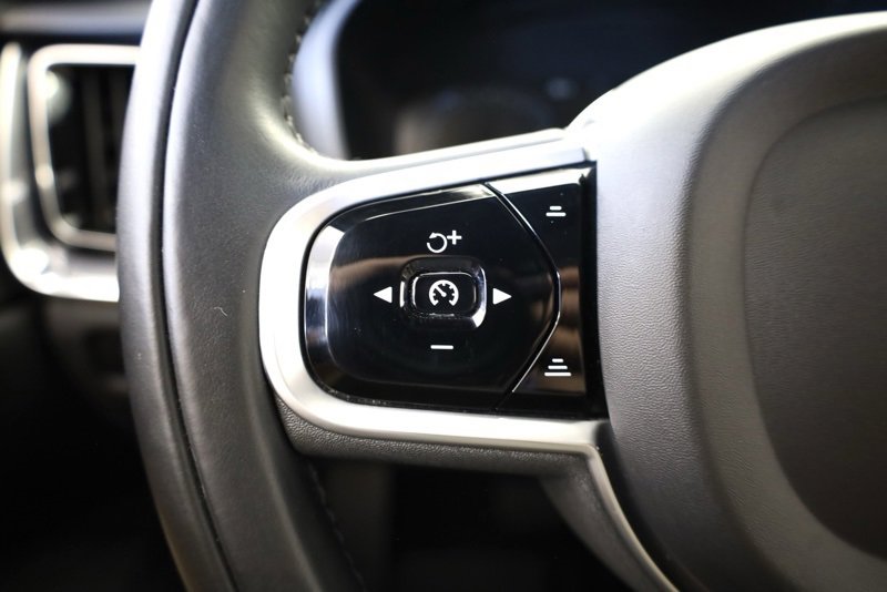 Used 2020 Volvo V60 T5 Cross Country w/ Protection Package Premier image 25