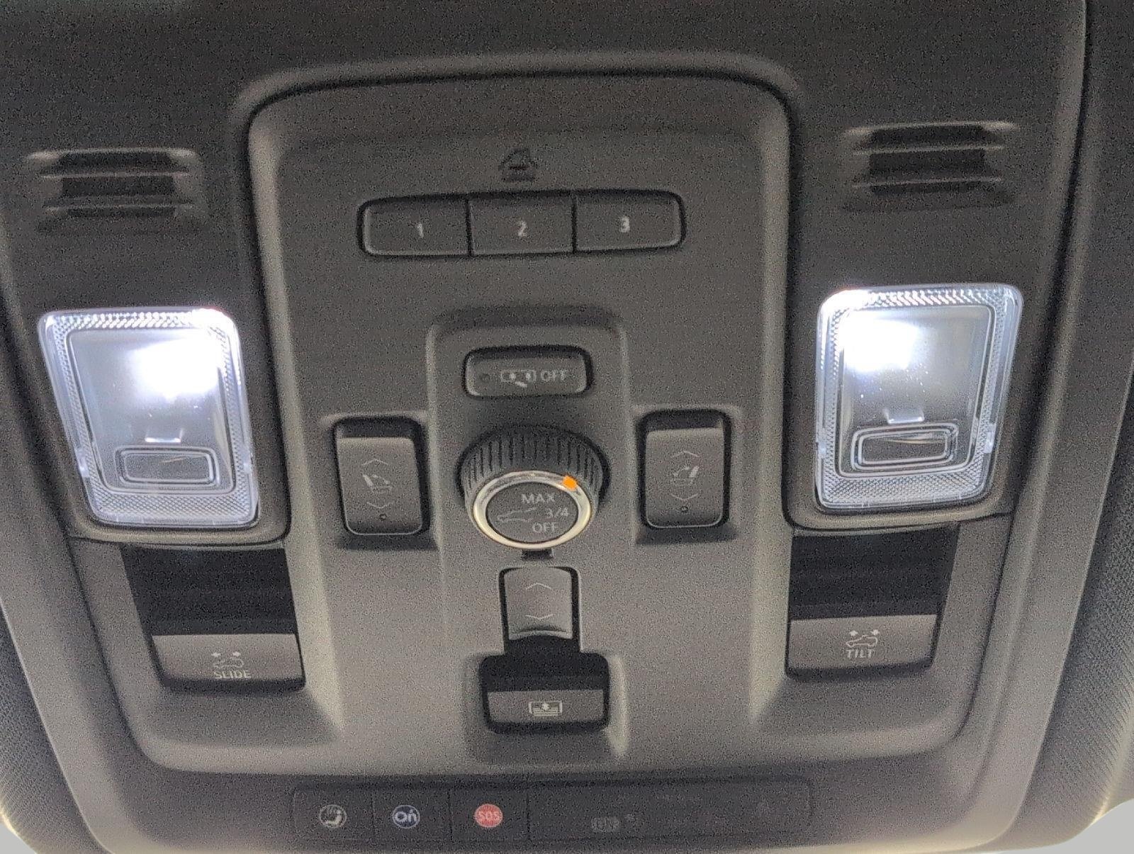 Used 2024 Chevrolet Tahoe Z71 w/ Luxury Package AWD/4WD image 18