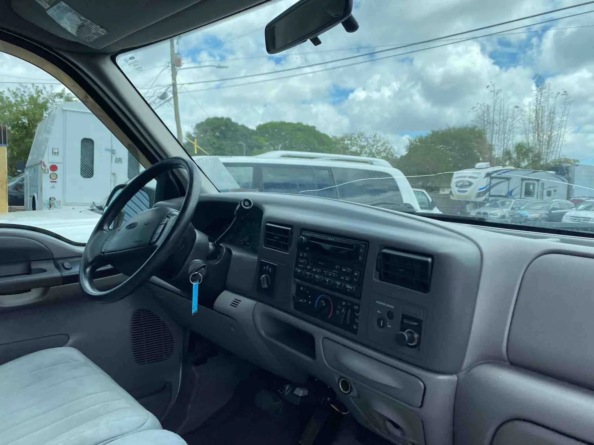 Used 2001 Ford F250 XL image 10