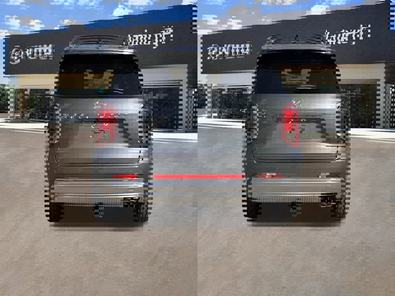 Used 2024 Hyundai Palisade Calligraphy image 9