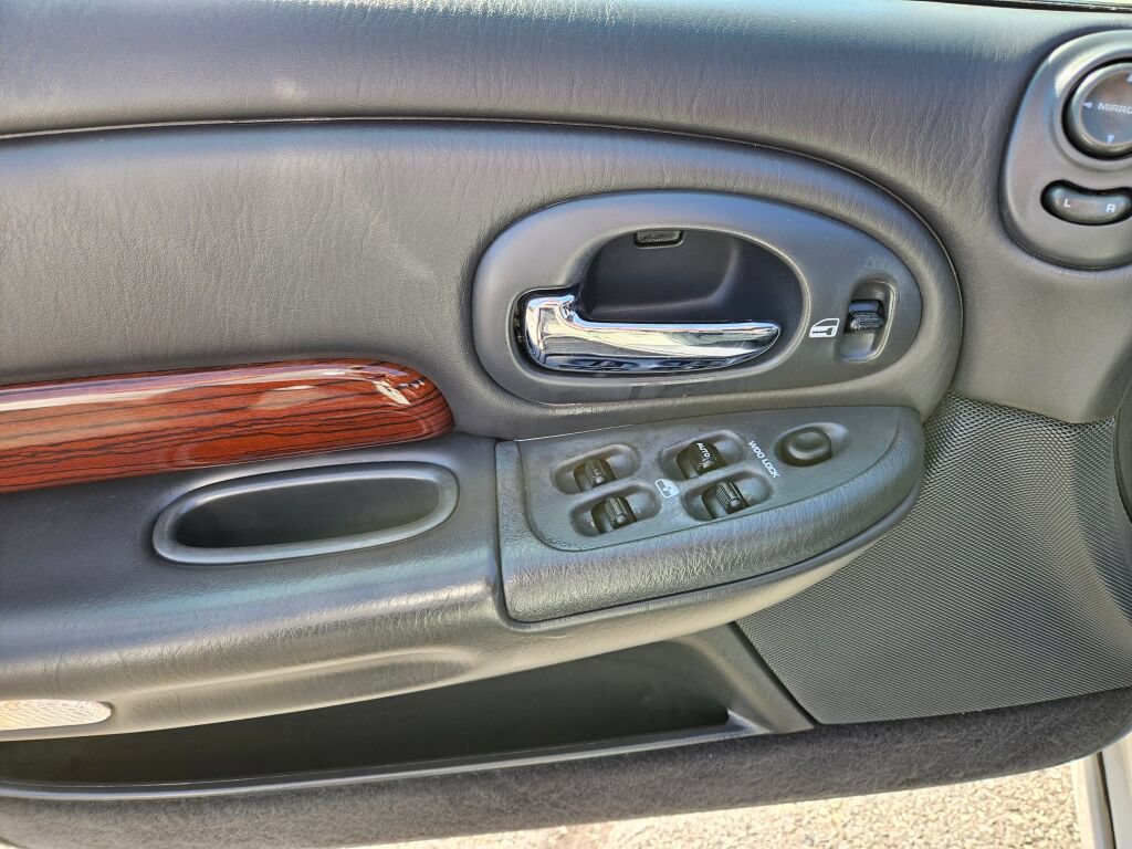 Used 2001 Chrysler 300M FWD image 17