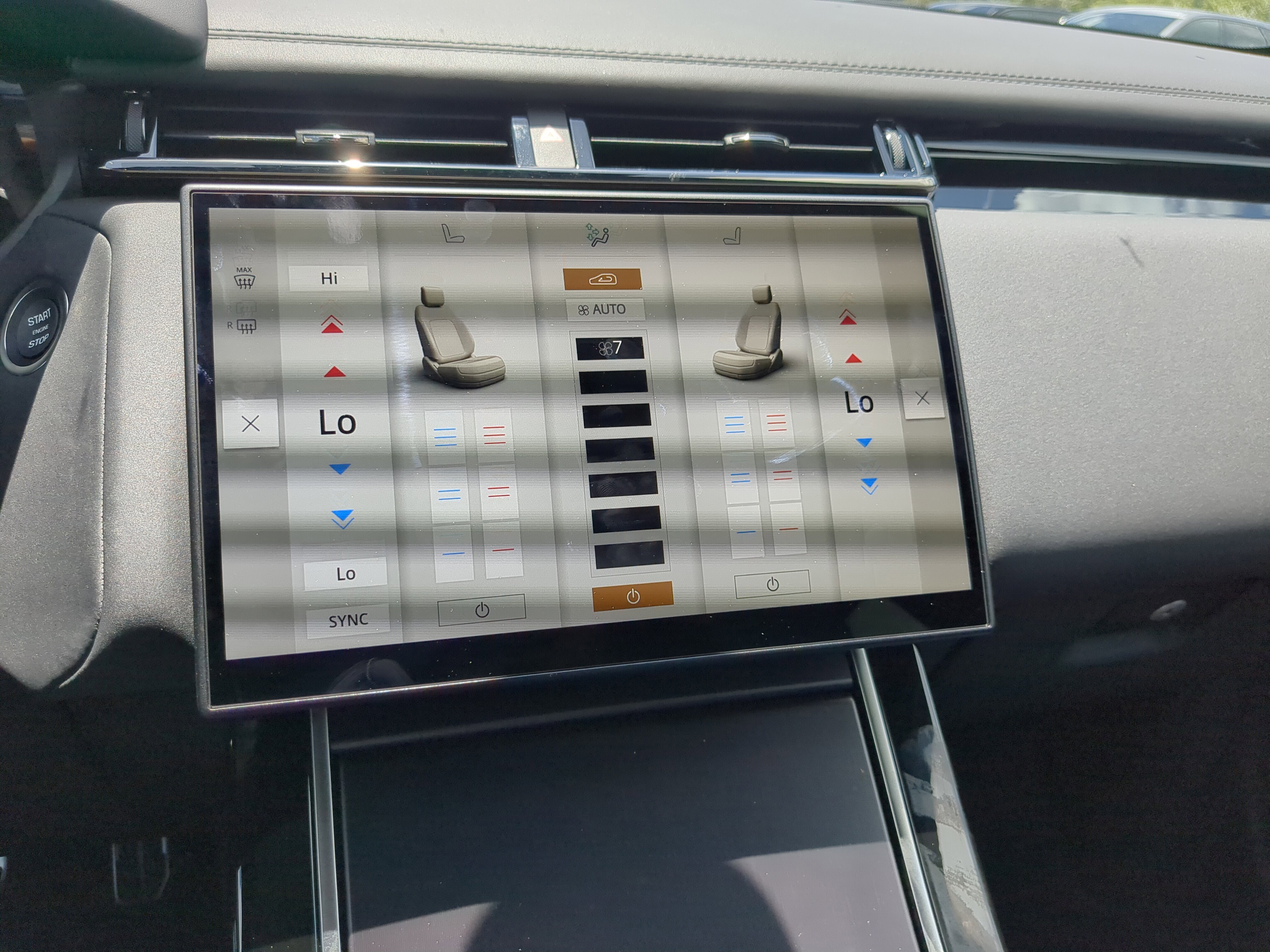 New 2026 Land Rover Range Rover Velar Dynamic SE image 21