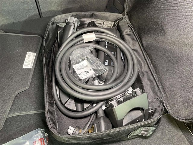 New 2025 Porsche Macan 4 Electric image 21