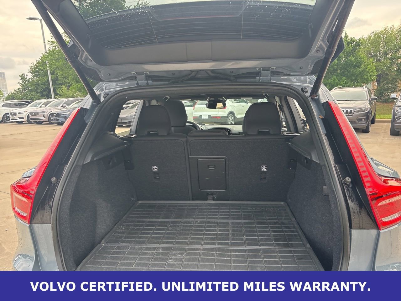 Certified 2023 Volvo XC40 B5 Plus w/ Climate Package image 10