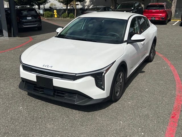 Certified 2025 Kia K4 LX image 3