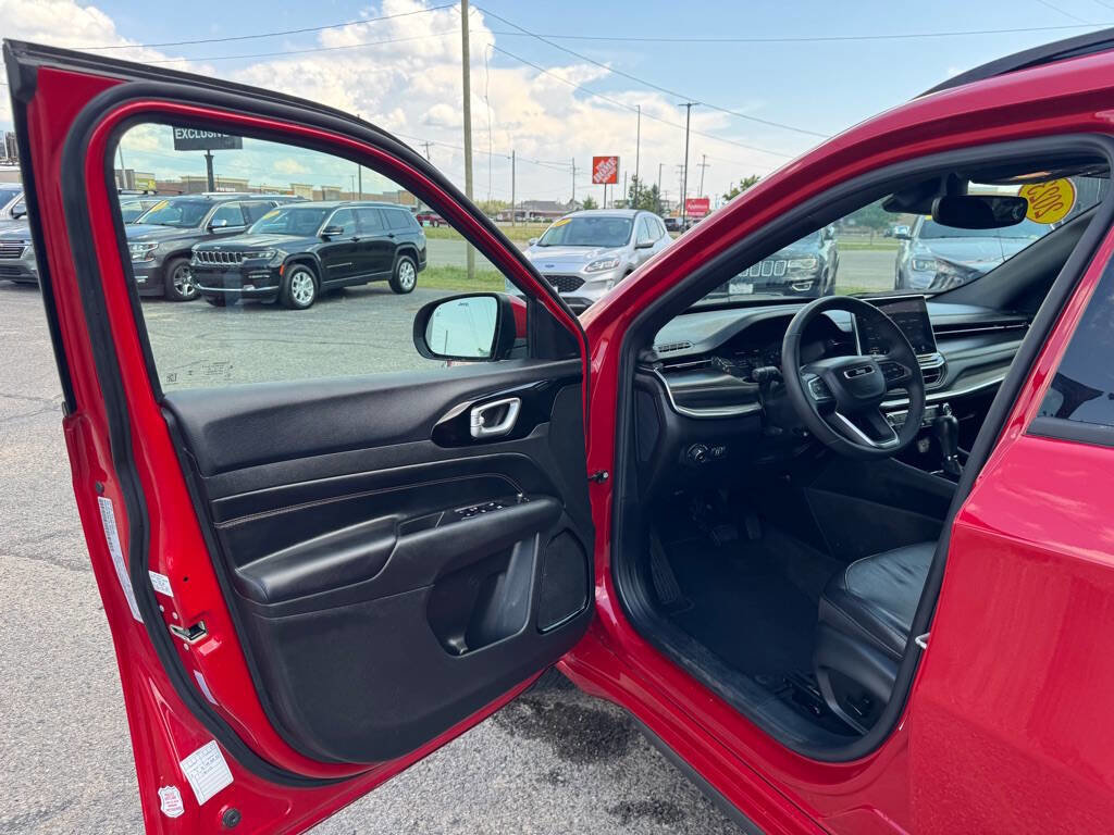 Used 2023 Jeep Compass Limited image 11