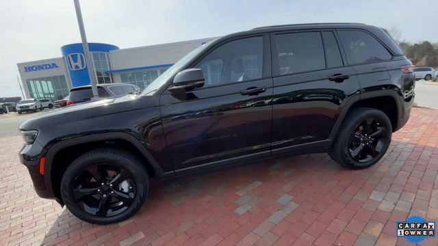 Used 2023 Jeep Grand Cherokee Limited w/ Luxury Tech Group II image 6