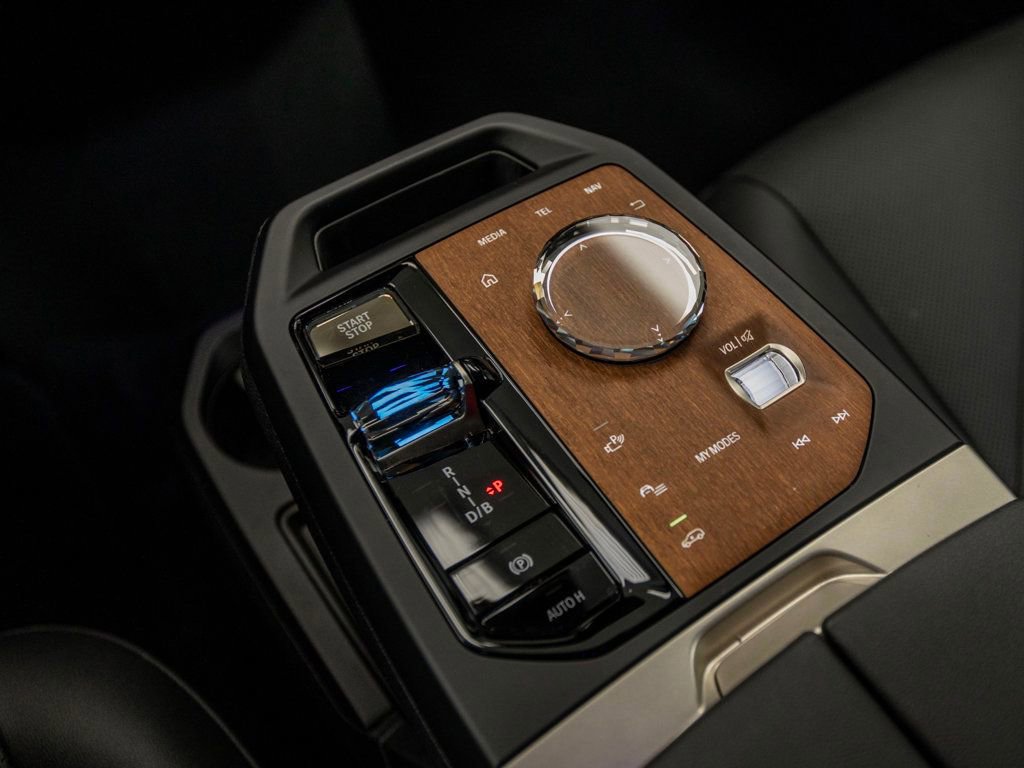 Used 2023 BMW iX xDrive50 w/ Premium Package image 20