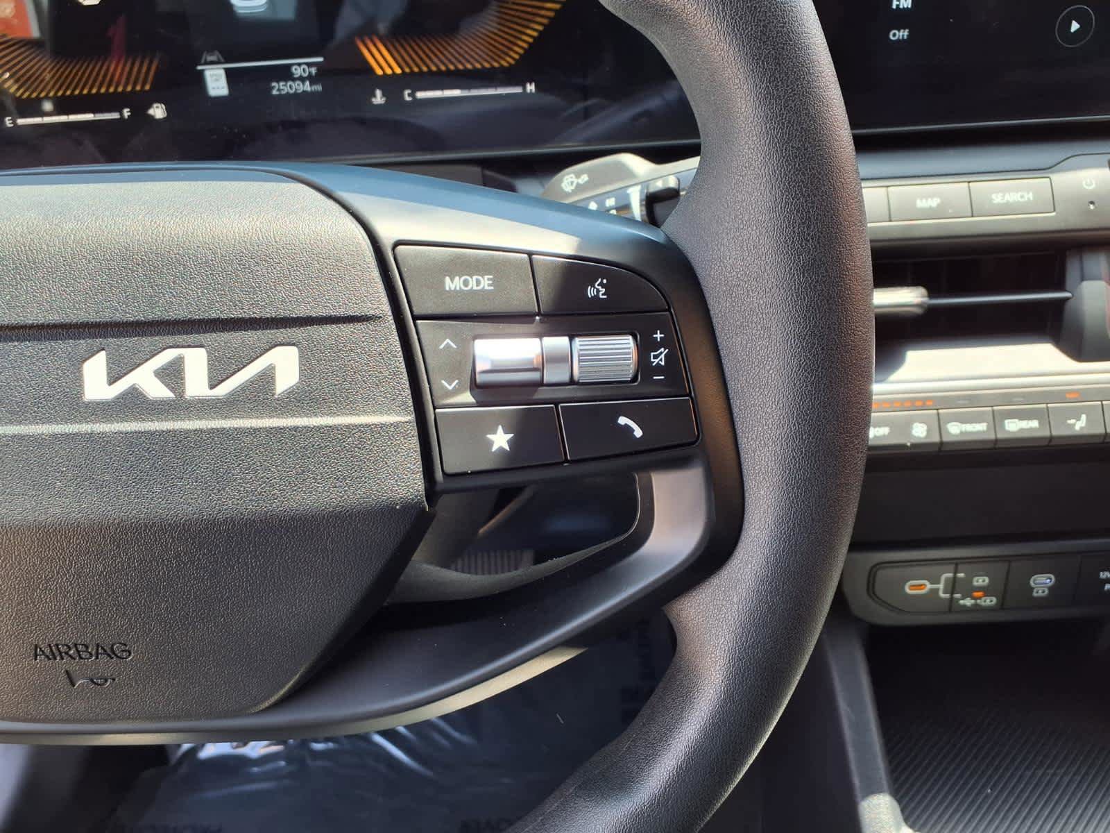 Used 2025 Kia K4 FWD image 21
