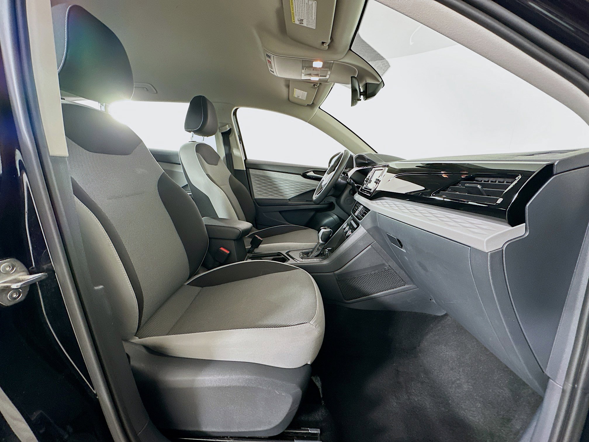 Used 2024 Volkswagen Taos S image 29