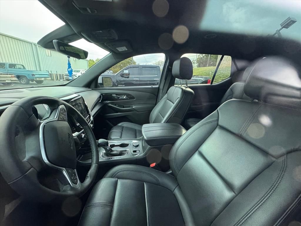 Used 2023 Chevrolet Traverse RS image 9