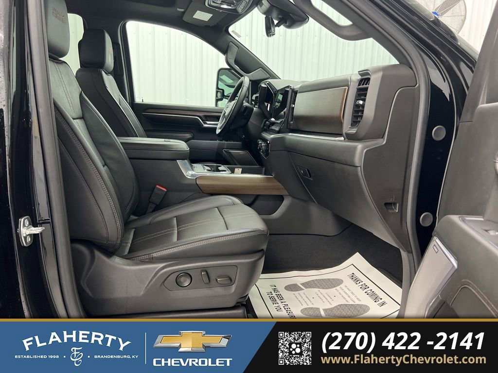 Used 2025 Chevrolet Silverado 2500 High Country w/ Midnight Edition image 15