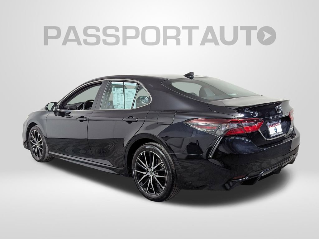 Used 2023 Toyota Camry SE video 3