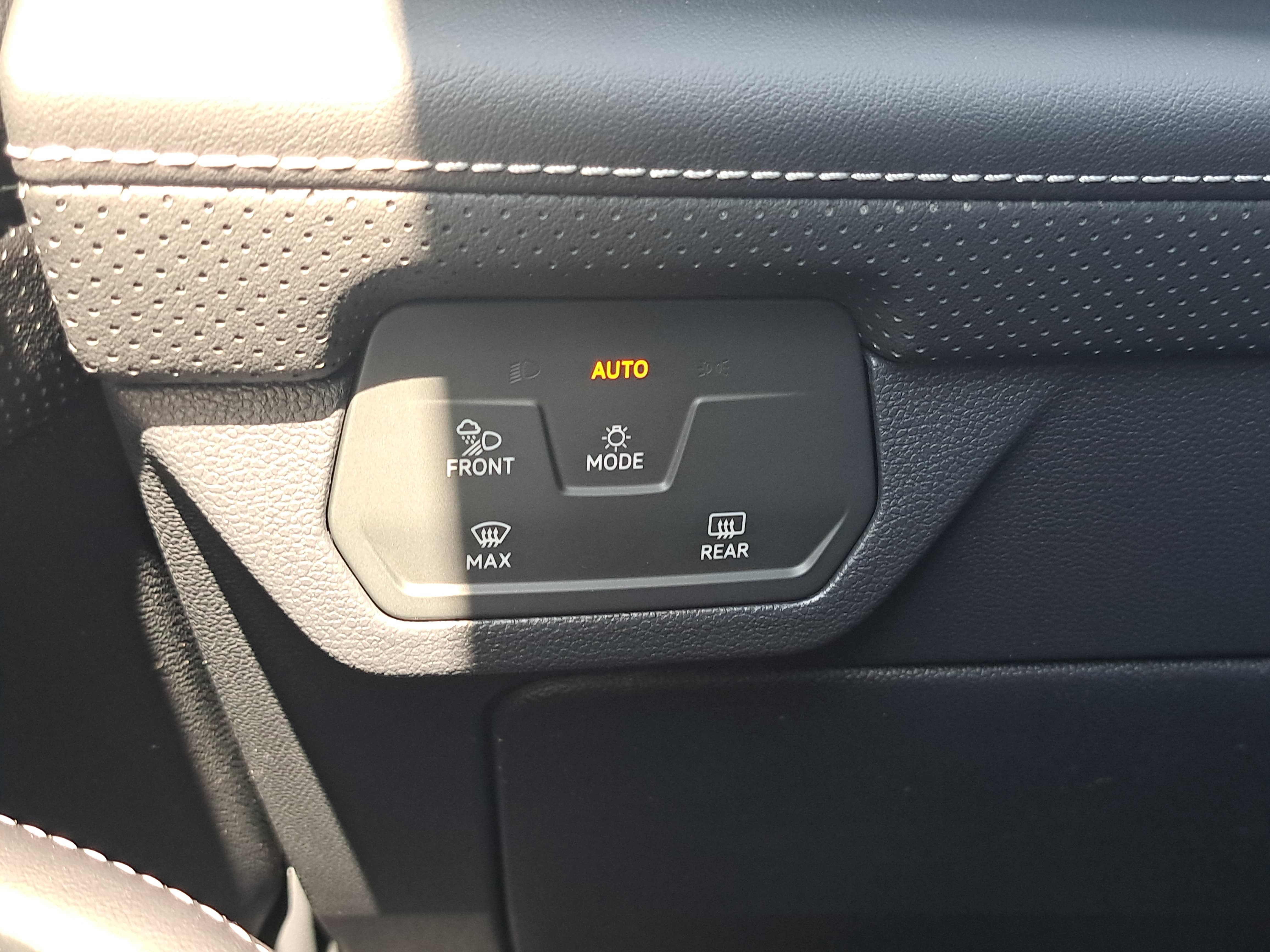 New 2026 Volkswagen Atlas Cross Sport SE AWD/4WD image 27