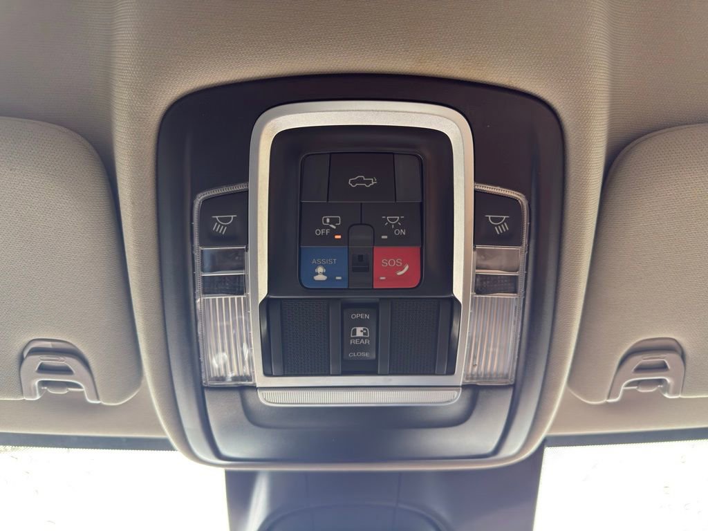 Used 2024 RAM 3500 Limited w/ Safety Group image 34