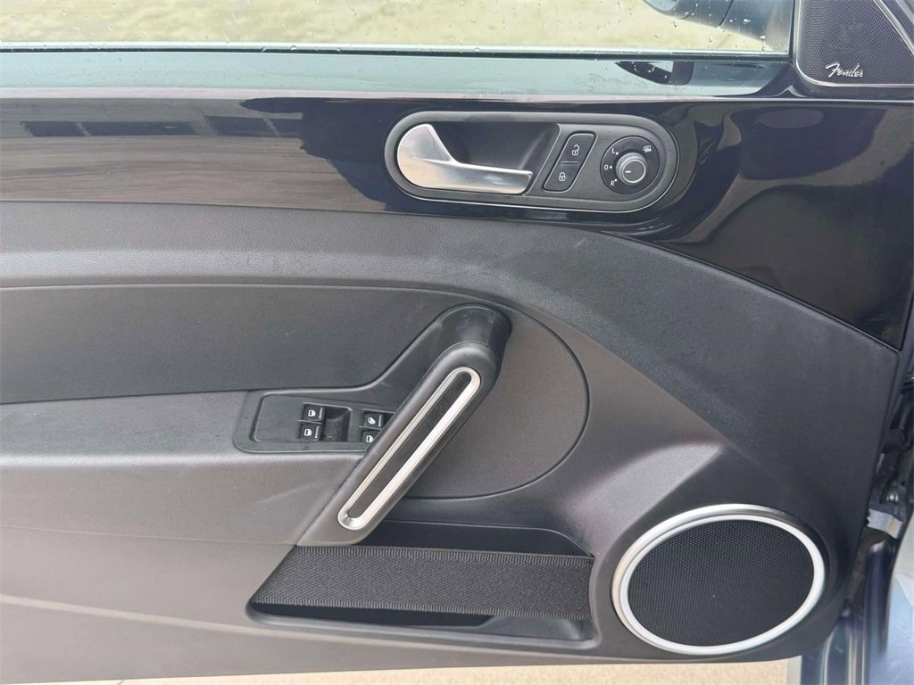 Used 2019 Volkswagen Beetle 2.0T Final Edition SEL image 9